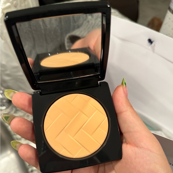 Bobbi brown enriched face powder in Neutral - Picture 2 of 4